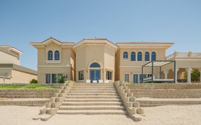 Palm Jumeirah Beach Front XL Villa w Prvt Pool
