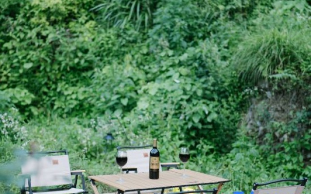Mountain and Lodge · Flower Manor (Xijiang Qianhu Miao Village Observation Deck) – Outside – Qiandongnan