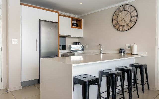 Sandton Smart Apartment Seventeen