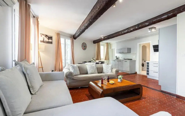 Large 3 Bdr Old Town - AC