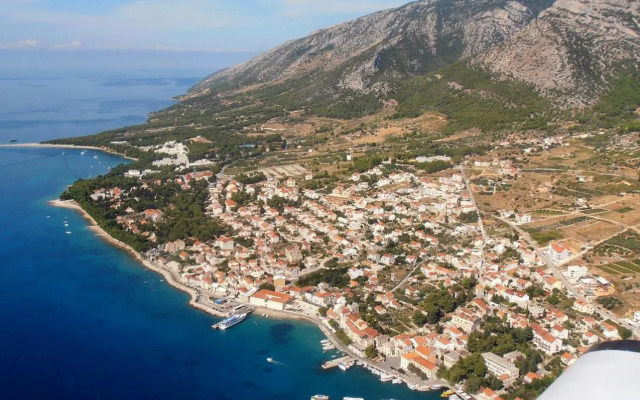 Apartments and rooms with parking space Bol, Brac - 2878