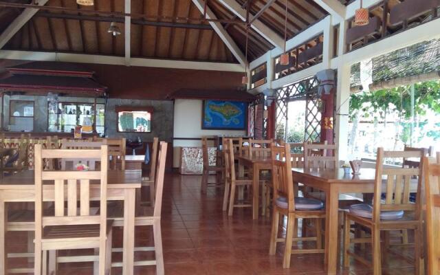 Lovina Beach Hotel