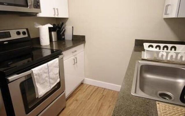 Furnished Washer & Dryer Near HWY 101