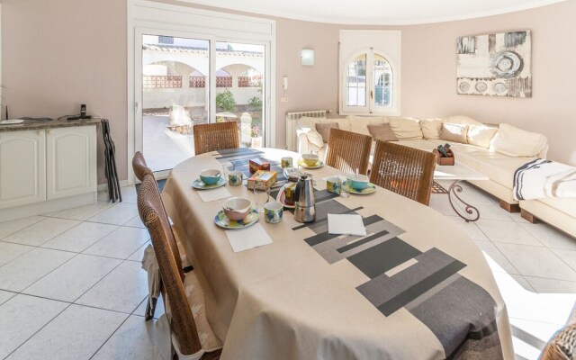 Fantastic Holiday Home With Private Pool in L'escala