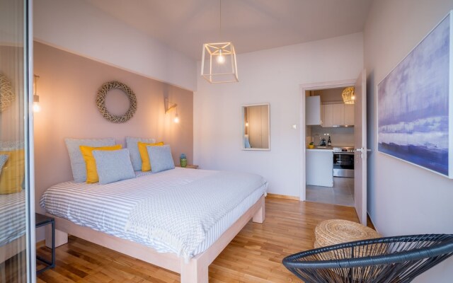 Brand new apartment touching Acropolis