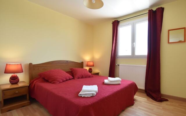 Spacious Villa Near Villemoustaussou With Pool