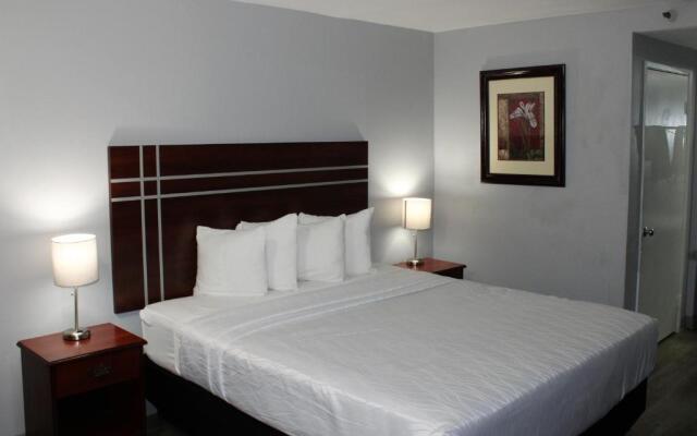 Rancho San Diego Inn & Suites