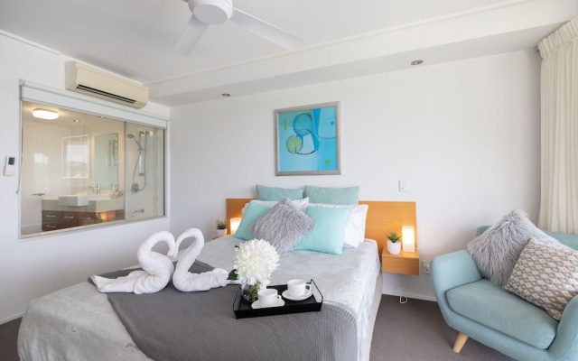Serenity Views – Guest Rooms – Airlie Beach