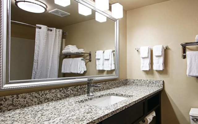 Comfort Inn & Suites Copley Akron