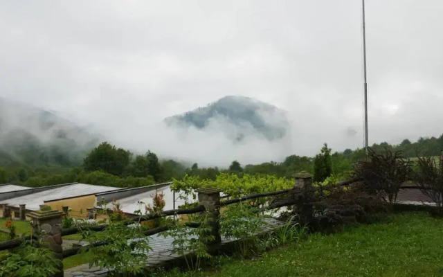 West Wood ApartHotel