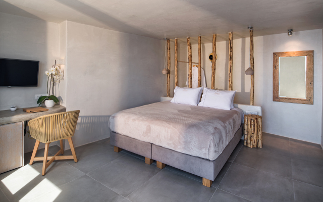 Athina Luxury Suites