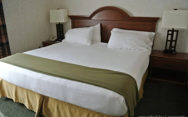 Country Inn & Suites by Radisson, Dahlgren-King George, VA