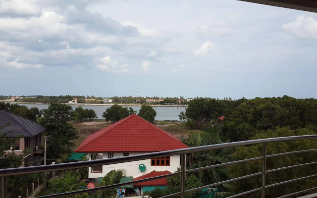 Chaweng Lakeview Condotel