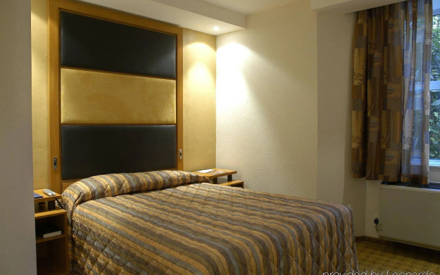 Road Lodge Sandton Grayston Drive