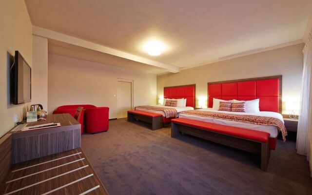 Nelly Kelly's Hotel