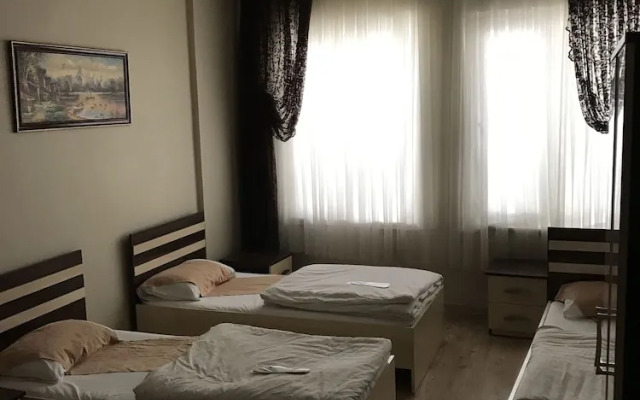 Ahranis Hotel