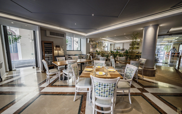 Rex Hotel