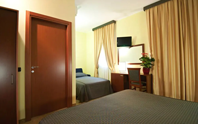 Hotel Domus Expo