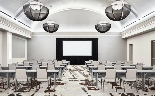 AC Hotel by Marriott Houston Downtown