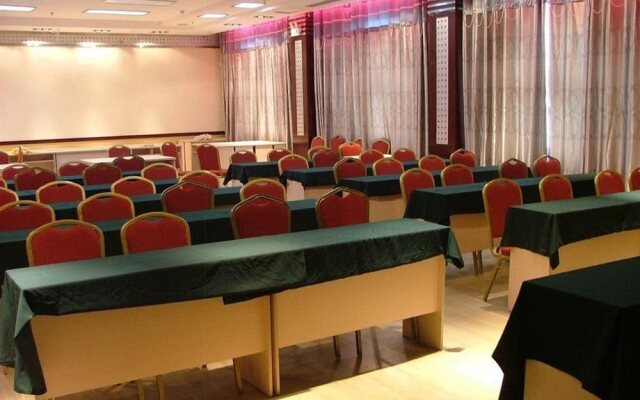 Xinde Business Hotel