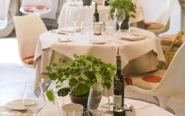 Hotel Château Des Alpilles