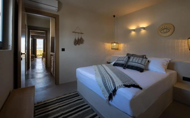 Seesoo Paros Beachfront Resort