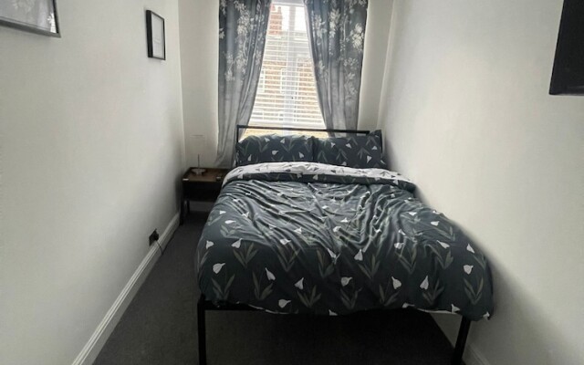 Impeccable 3-bed House in York
