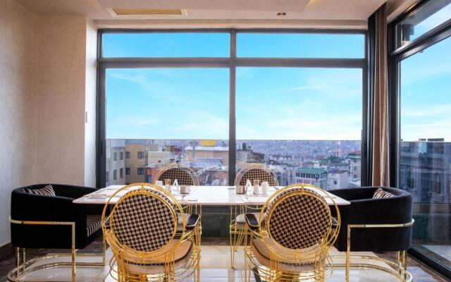 Beethoven Senfoni Hotel