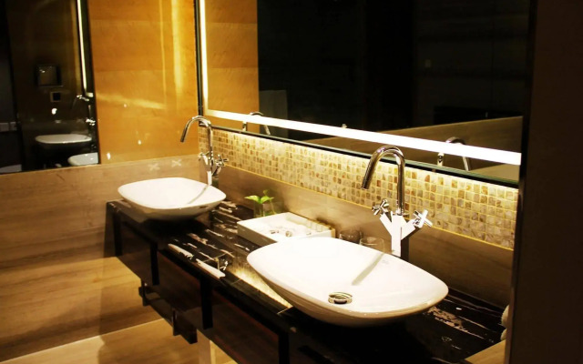 Hongkou Silver Hotel