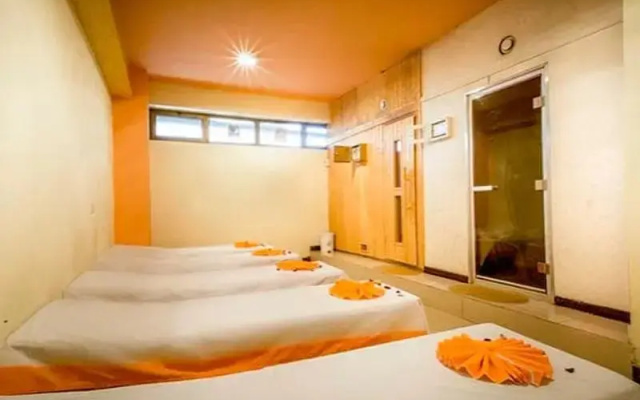 Platinum Hotel