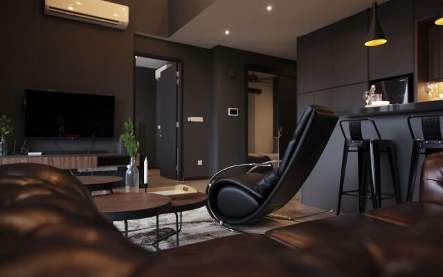 Expressionz Professional Suites By De Space