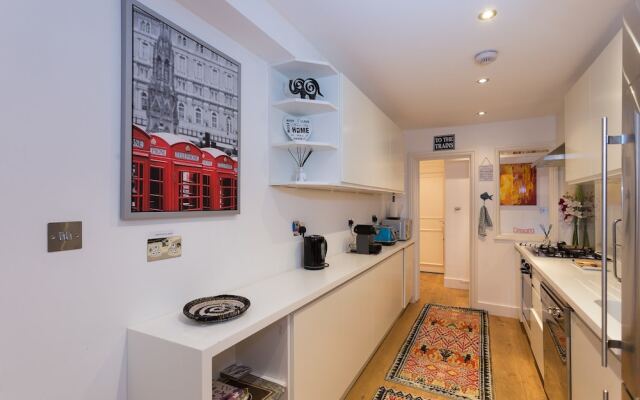 Kensington 2 Bedroom Flat With Patio