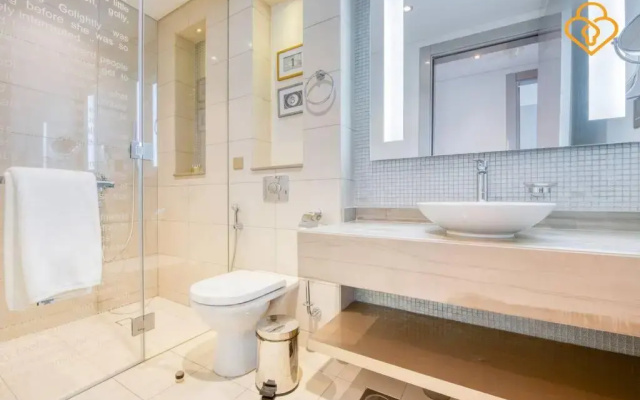 Keysplease 5* 2 B/R Apt, Damac Paramount Residence