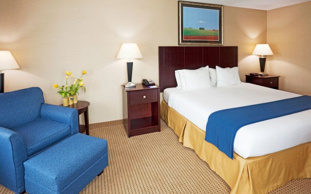Holiday Inn Express Hotel & Suites Cincinnati Se Newport, an IHG Hotel