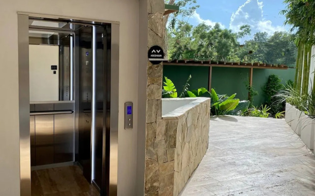 Anana Yaaxlum 105 S Oasis Pool and Jacuzzi