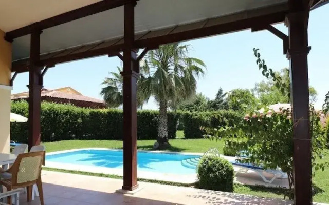 Villa TR07 by Joylettings