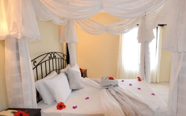 Hotel Cachet Adults Only