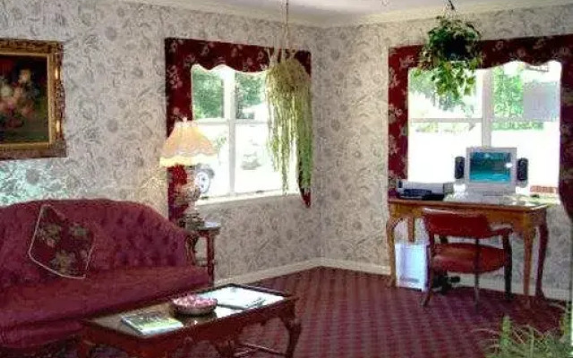 Durham Skyland Magnuson Hotel