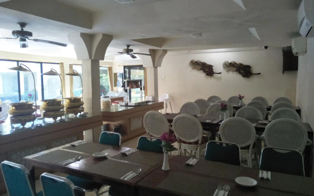 Hotel GRAND ROSELA Yogyakarta