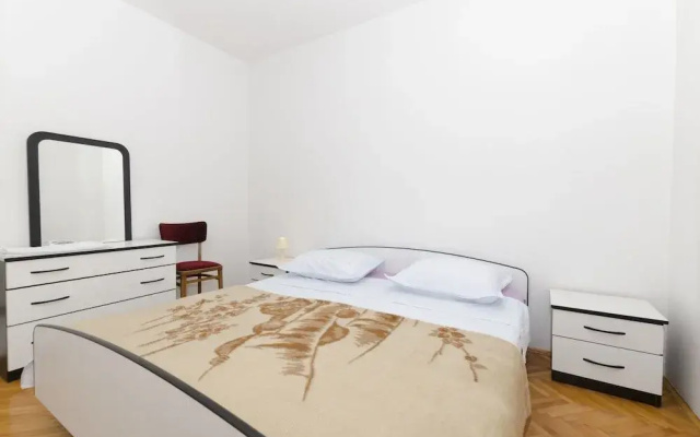 Apartment Tome G