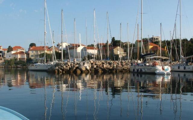Apartments Maslina Božava