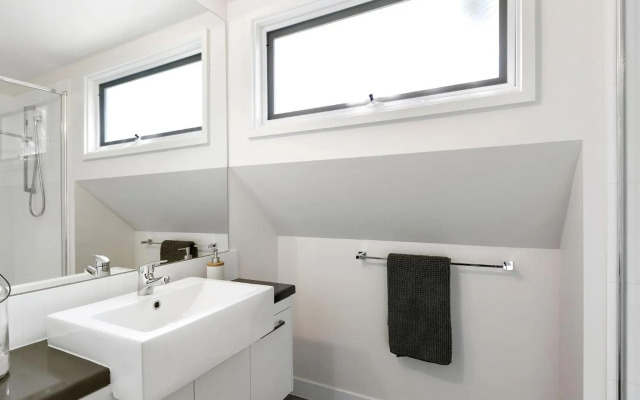 Point Roadknight Paradise Villa 6