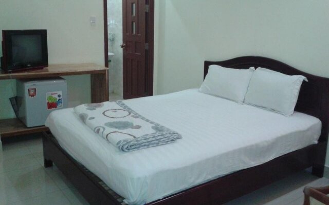 Nhat Nhat Hotel
