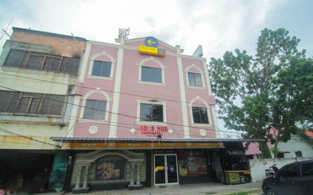 SPOT ON 2305 Andys Nur Penginapan