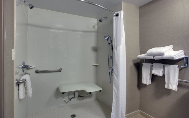 Holiday Inn Express Hotel & Suites Meadowlands Area, an IHG Hotel