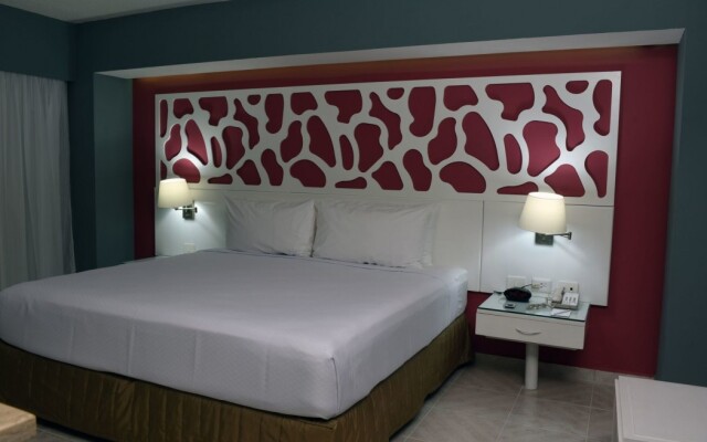 HS HOTSSON Hotel Acapulco