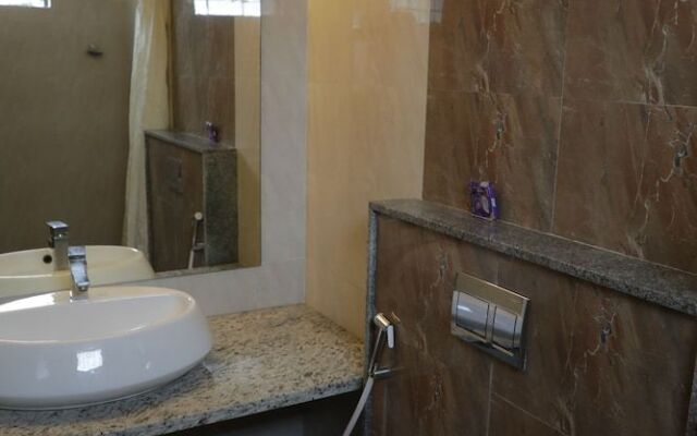 Hotel Raj Residency