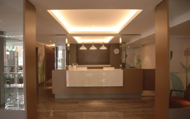 Lun Hotel Manado