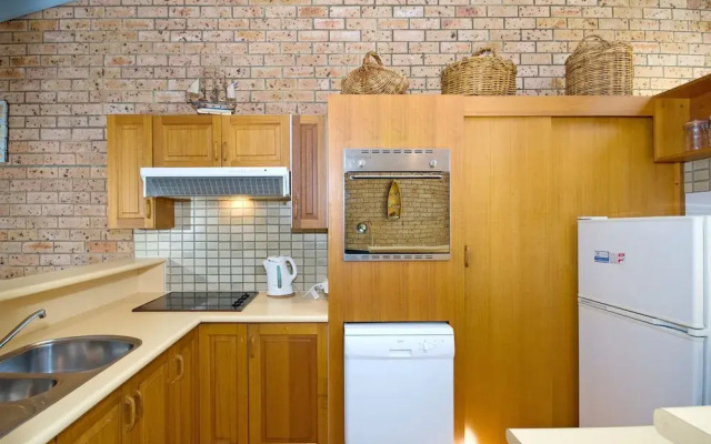 Bay Parklands, 4/2 Gowrie Avenue