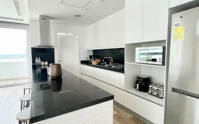 Santa Ana Guayaquil Lux Coliving Ecuador